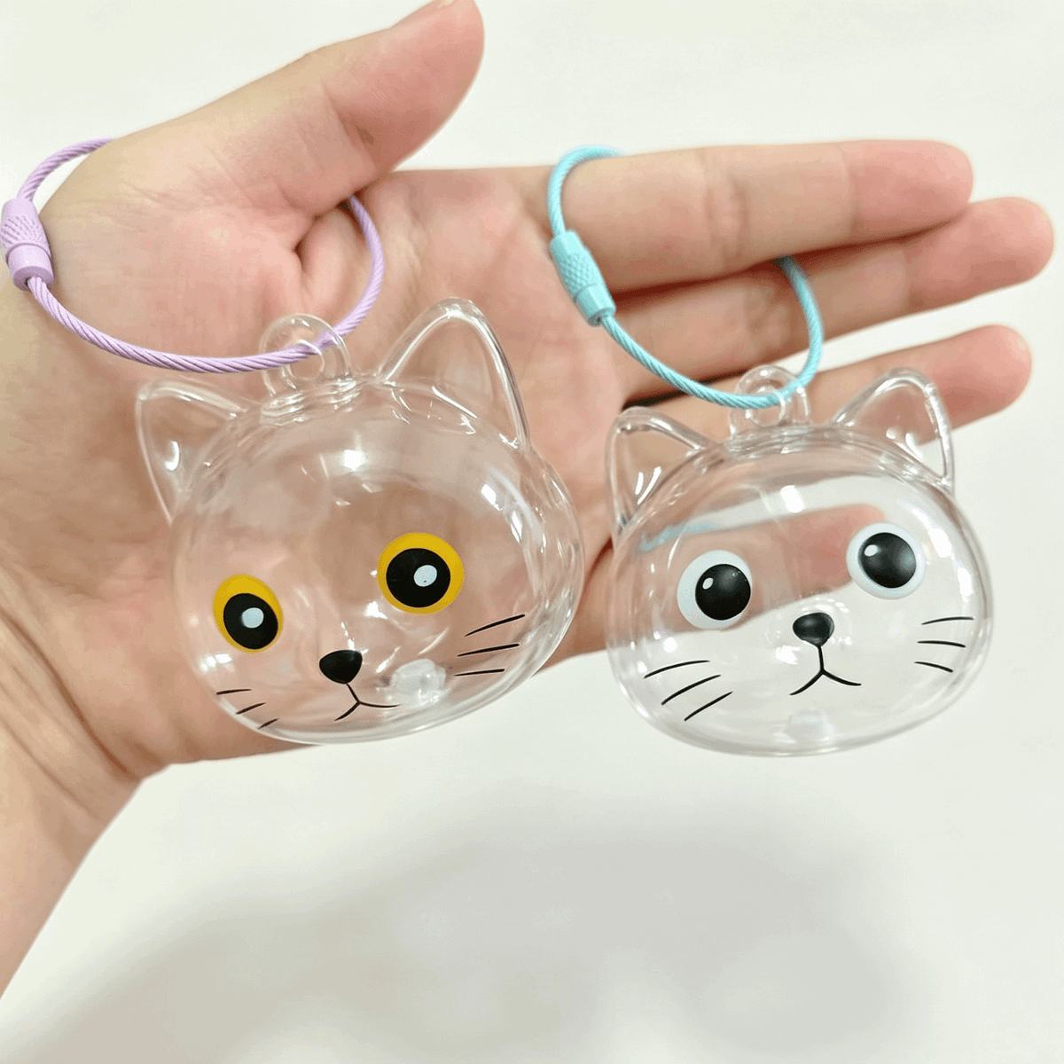 Cute Cat Hair Keepsake Keychain — A Tiny Place for a Little Piece of Your Cat
